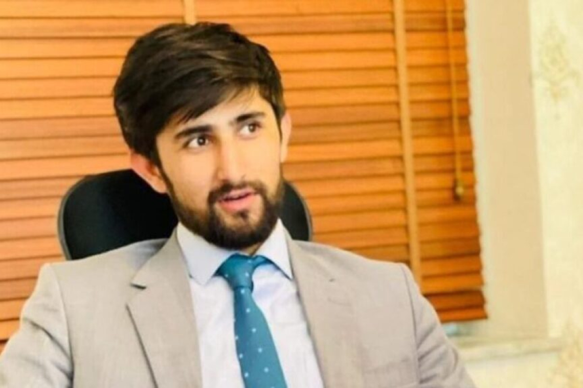 حمید فرهادی خبرنگار روزنامه اطلاعات روز بعد از دو سال از زندان آزاد شد